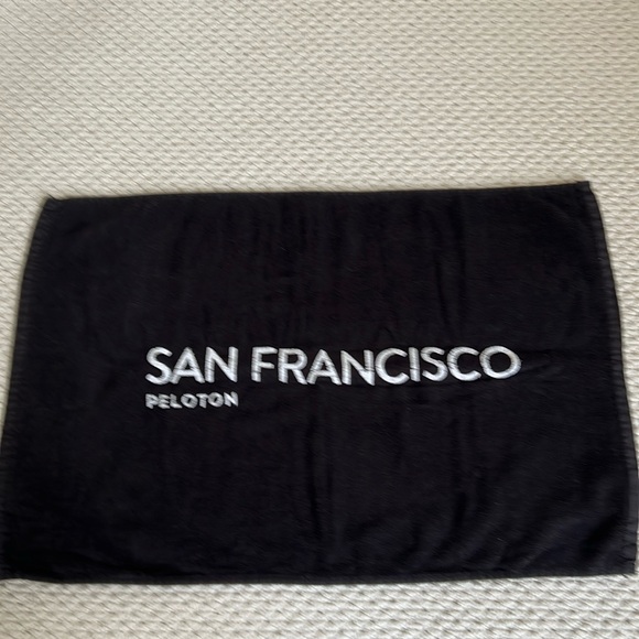 Rare EUC Peloton x San Francisco Marathon towel from 2019 - Picture 1 of 5